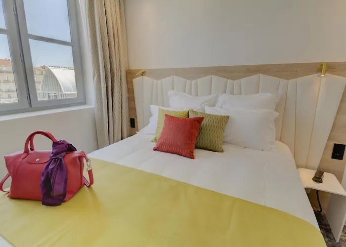 Western Comedie Saint Roch 3*