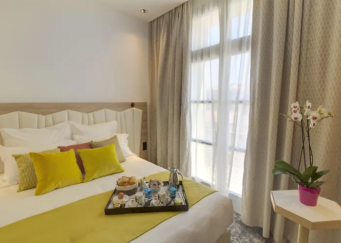 Western Comedie Saint Roch Hotell 3*