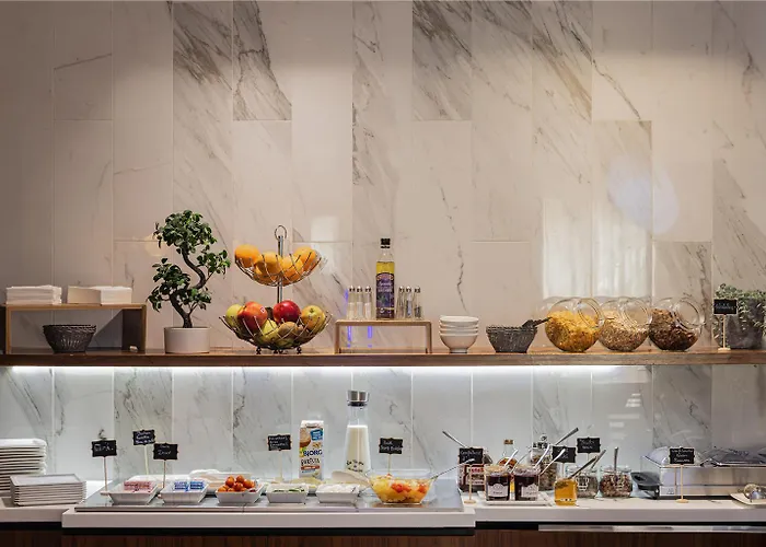 Western Comedie Saint Roch Hotell 3*