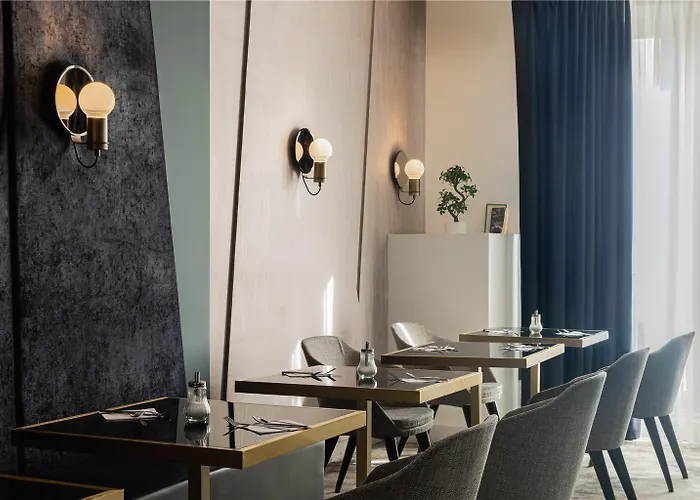 Western Comedie Saint Roch Hotell